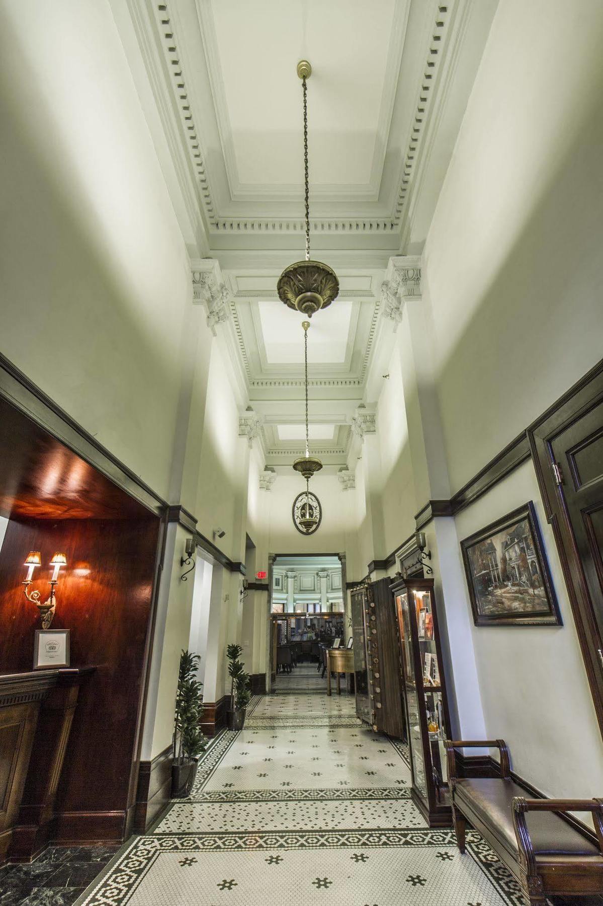 The Whitney Hotel New Orleans Exterior photo